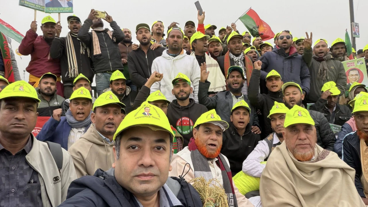 ঘোষপালায় ধানের শীষের পক্ষে ভোট চেয়ে মুক্তিযোদ্ধা দলের প্রচারণা